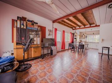 Casa · 200m² · 5 Ambientes · 1 Cochera · Triplex, Local, Terraza y Casco a Refaccionar