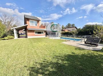 Casa · 180m² · 3 Ambientes · 2 Cocheras · Casa en Venta Barrio Cerrado Campos de Alvarez