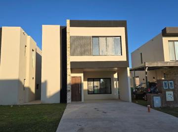 Casa · 110m² · 4 Ambientes · Casa en Alquiler en El Aljibe, Manzanares, Pilar, Gba Norte