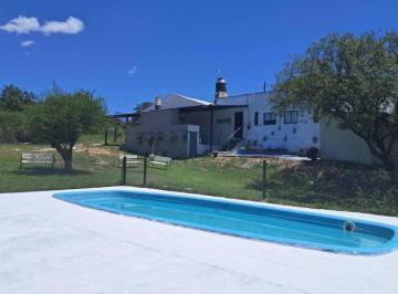 Casa · 140m² · 7 Ambientes · 5 Cocheras · Complejo en Venta de 4 Monoambientes y 1 Departamento 2 Dorm. Cabalango
