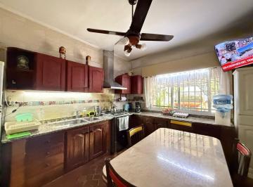 Casa · 124m² · 5 Ambientes · 1 Cochera · Casa en Venta - Ideal Para Inversión