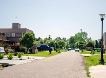 Terreno · 857m² · Venta Lote Barrio Cerrado Prados del Oeste 2, Lote 195 (P)