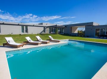 Casa · 296m² · 6 Ambientes · 1 Cochera · Casa en San Vicente 6 Ambientes