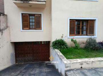 Casa · 200m² · 7 Ambientes · 2 Cocheras · Casa en Venta en B° Quebrada de Las Rosas