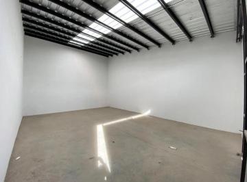 Bodega-Galpón · 60m² · 1 Ambiente · Galpón de 60 m² en Fisherton - Alquiler