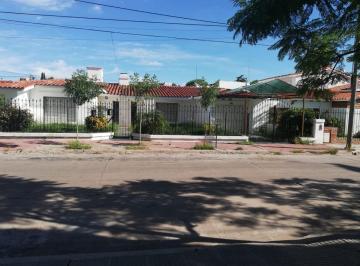 Casa de 6 ambientes, Córdoba · Cerro Casa/ Consultorios - 3dor. 2bñ, L/com, Coc/com, Pileta, Coch, Jardin