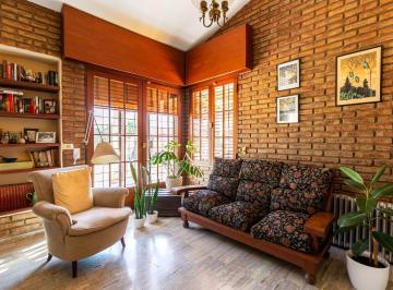 Casa · 356m² · 6 Ambientes · 2 Cocheras · Casa 5 Dorm. Villa Belgrano Cordoba
