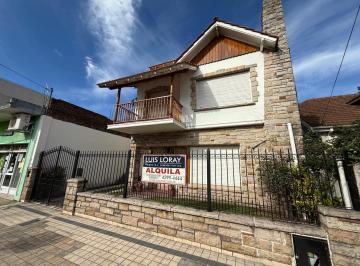 Casa · 210m² · 3 Ambientes · 1 Cochera · Casa de 4 Ambientes en Alquiler en Burzaco