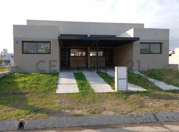 Casa · 80m² · 3 Ambientes · 1 Cochera · Venta Duplex 2 Dorm Docta Urbanizacion Córdoba