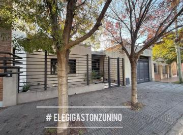Casa de 4 ambientes, Mercedes · Venta de Casa en Excelente Ubicación - Mercedes B