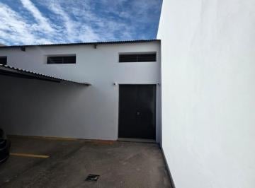 Garage · 56m² · Amplio Deposito en Alquiler en Barrio San Cicente!