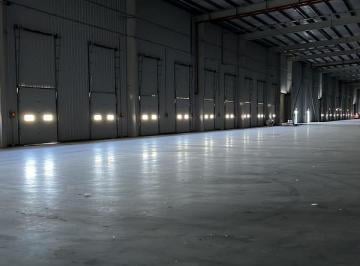 Depósito · 18000m² · Excelente Deposito en Alquiler de 25000 m² Cub a 13 m de Altura, Nucleo de Oficinas y Seg 24 Hs.