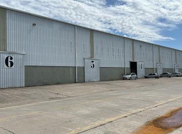 Depósito · 3500m² · Deposito a Piso, Excelente Estado Varios Portones Para Carga Descarga Sist Sprinklers, Playa Amplia.