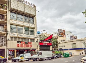 Local comercial · Excelente Local en 4 Plantas Almagro Av Corrientes y Angel Gallardo, Sobre Lote Propio A/t/destino