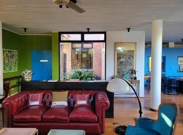 Casa · 350m² · 8 Ambientes · 1 Cochera · Newman II, Casa Restaurada en Venta con Gran Lote y Pileta