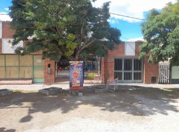 Local comercial · 135m² · 1 Dormitorio · 1 Cochera · 2 Locales + Vivienda. Lote 450 m². Magdalena - Bavio