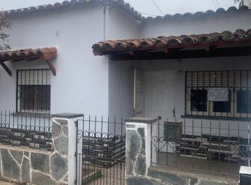 Casa · 210m² · 12 Ambientes · 1 Cochera · Venta Casa Multifamiliar Buen Estado Sin Expensas Trujui Moreno