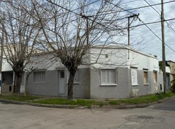 Casa de 5 ambientes, La Plata · Casa Sobre Lote Propio en Venta