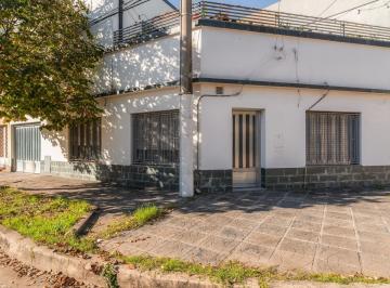 Casa · 128m² · 5 Ambientes · 1 Cochera · Casa en Venta