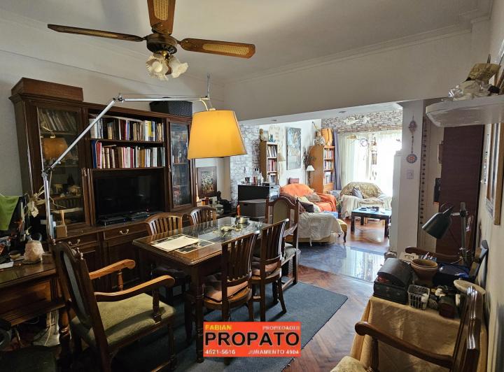 Departamento de 3 Ambientes Al Frente con Balcón, Baulera y 2 Baños!
