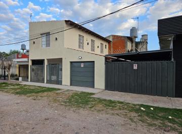 Casa de 6 ambientes, Florencio Varela · Vivienda con 2 Locales Sobre Ruta 2 Apta Credito Bancario, Nuevo Valor