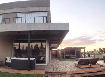 Casa · 230m² · 5 Ambientes · 4 Cocheras · Casa Amoblada en Alquiler, Barrio San Benito, Lote Al Río