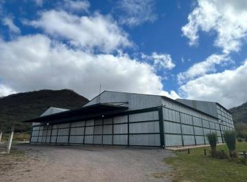 Bodega-Galpón · 3585m² · 4 Ambientes · Galpón en Alquiiler Acceso Norte (Salta), 2 Hectáreas de Terreno, 2 Baños, 2 Oficinas, Cocina, Agua