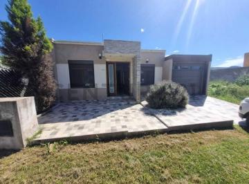 Casa · 138m² · 3 Ambientes · 1 Cochera · Casa en Villa San Nicolas 2 Dorm Calidad Premium