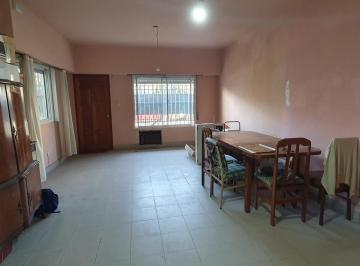 Casa · 125m² · 5 Ambientes · 1 Cochera · Casa en Venta 5 Ambientes Lote Propio Ramos Mejia Terraza Patio