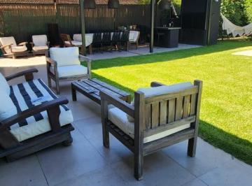 Casa · 200m² · 4 Ambientes · 2 Cocheras · Alquiler Anual Casa Amueblada con Piscina en Country Club Mapuche