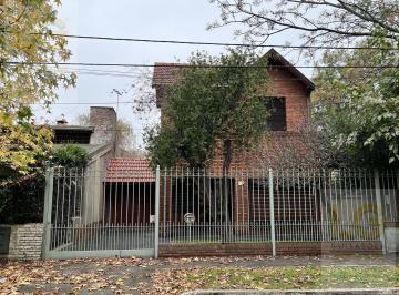 Casa · 180m² · 4 Ambientes · 2 Cocheras · Casa en Venta de 4 Ambientes en El Caso de Ranelagh