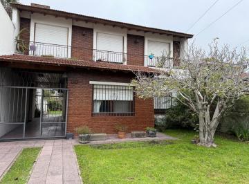 Casa de 6 ambientes, Florencio Varela · Venta. Chalet. 6 Ambientes. Fondo Libre. Florecio Varela Centro. Apto Credito