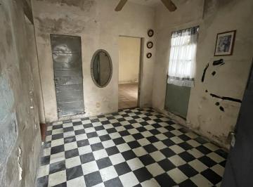 Casa de 4 ambientes, Avellaneda · Venta Casa a Refaccionar. Lote 8x26 m. Piñeyro, Avellaneda.