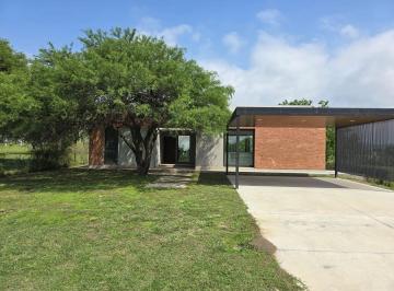 Casa · 204m² · 3 Dormitorios · 2 Cocheras · Venta Casa 3 Dorm. en Valle del Golf Malagueño