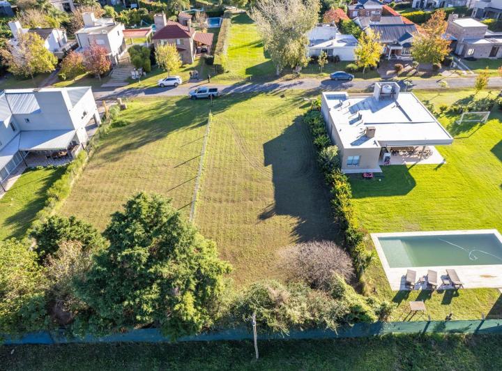 Terreno · 672m²