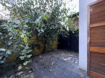 Departamento · 60m² · 2 Ambientes · Departamento en Alquiler con Patio, Zona Unq