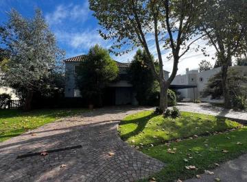 Casa · 340m² · 6 Ambientes · 1 Cochera · Casa en Alquiler en Ayres del Pilar, Pilar, G. B. a. Zona Norte