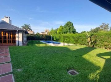 Casa · 435m² · 3 Dormitorios · 2 Cocheras · Venta Casa 3 Dorm. Country Jockey Club