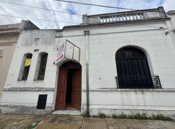 Oficina comercial de 5 ambientes, Liniers · Casa / Oficina! Excelente Ubicación!