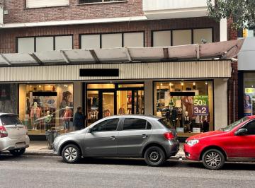 Local comercial · 3 Ambientes · Local - Deposito - Frente - Centro