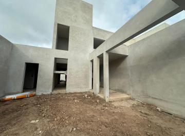Casa · 240m² · 5 Ambientes · 2 Cocheras · Casa en Venta Campo Chico de Categoria 3 Dorm.