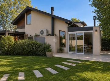 Casa · 145m² · 4 Ambientes · 2 Cocheras · Casa en Venta en La Madrugada, Pilar, G. B. a. Zona Norte