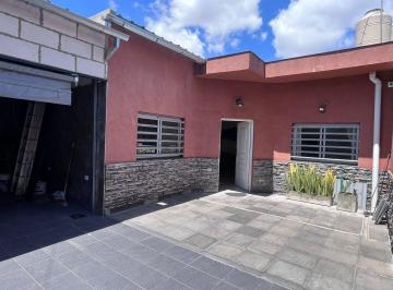 MDZ-MDZ-303_2 · Oportunidad Casa de 3 Ambientes + 2 Departamento
