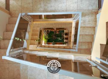 Casa · 249m² · 7 Ambientes · 1 Cochera · Hermosa Propiedad en El Corazon de Posadas