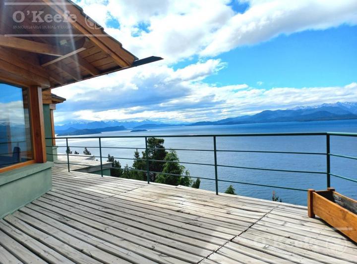 Casa · 560m² · 8 Ambientes · 2 Cocheras