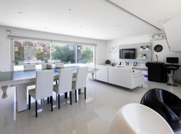 Casa · 184m² · 5 Ambientes · 2 Cocheras · Casa Central en Fincas de Iraola II