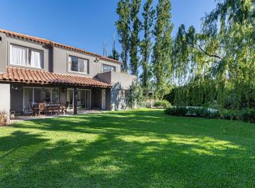 Casa · 207m² · 6 Ambientes · 3 Cocheras · Venta - Casa en La Alameda - Nordelta