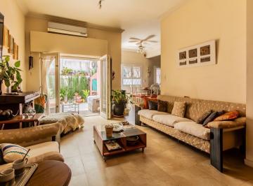 Casa · 160m² · 6 Ambientes · 1 Cochera · Venta Casa Lote Propio 6 Ambientes en Olivos Vicente Lopez