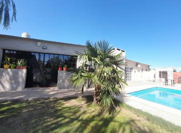 Casa · 107m² · 2 Ambientes · 1 Cochera · Casa en Empalme Lobos