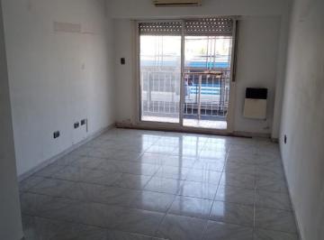 Departamento · 56m² · 3 Ambientes · Alquiler! Dpto de 3 Amb Al Frente - Ciudadela